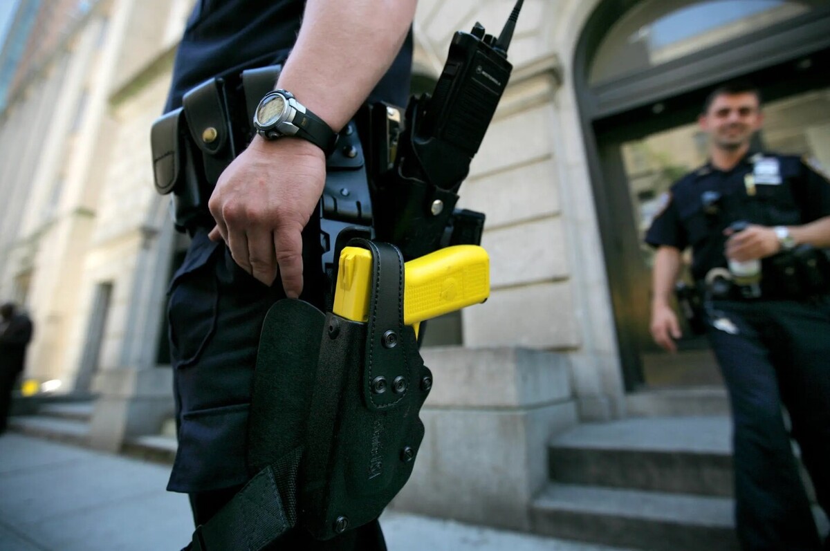 تِیزر؛ سلاح مرگ در دستان پلیس کشورهای غربی