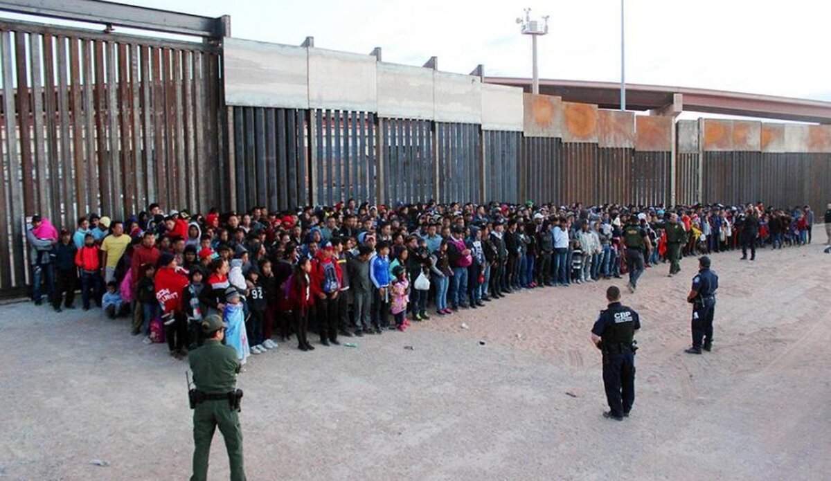رکوردشکنی بازداشت و اخراج پناهجویان در مرزهای آمریکا