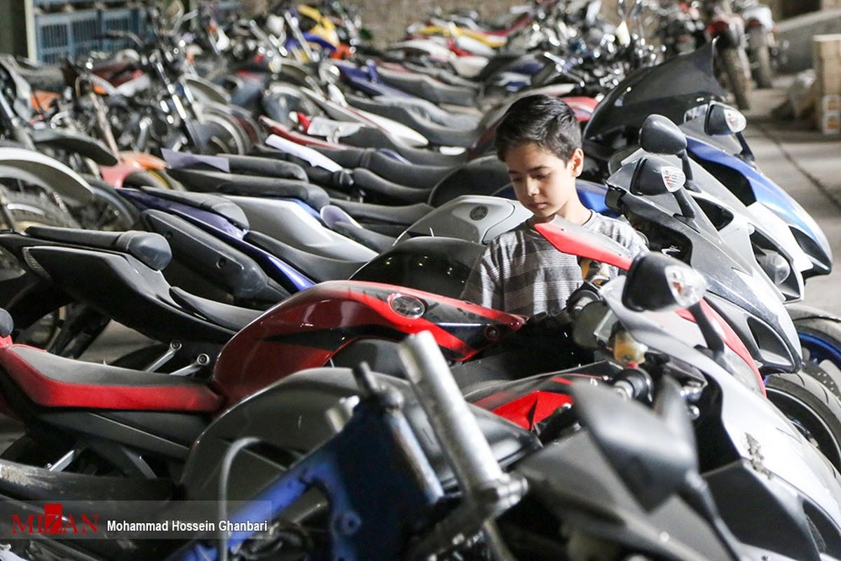 بیش از ۶ هزار دستگاه موتورسیکلت توقیفی در پارکینگ‌های استان خوزستان از طریق مزایده به فروش رسید