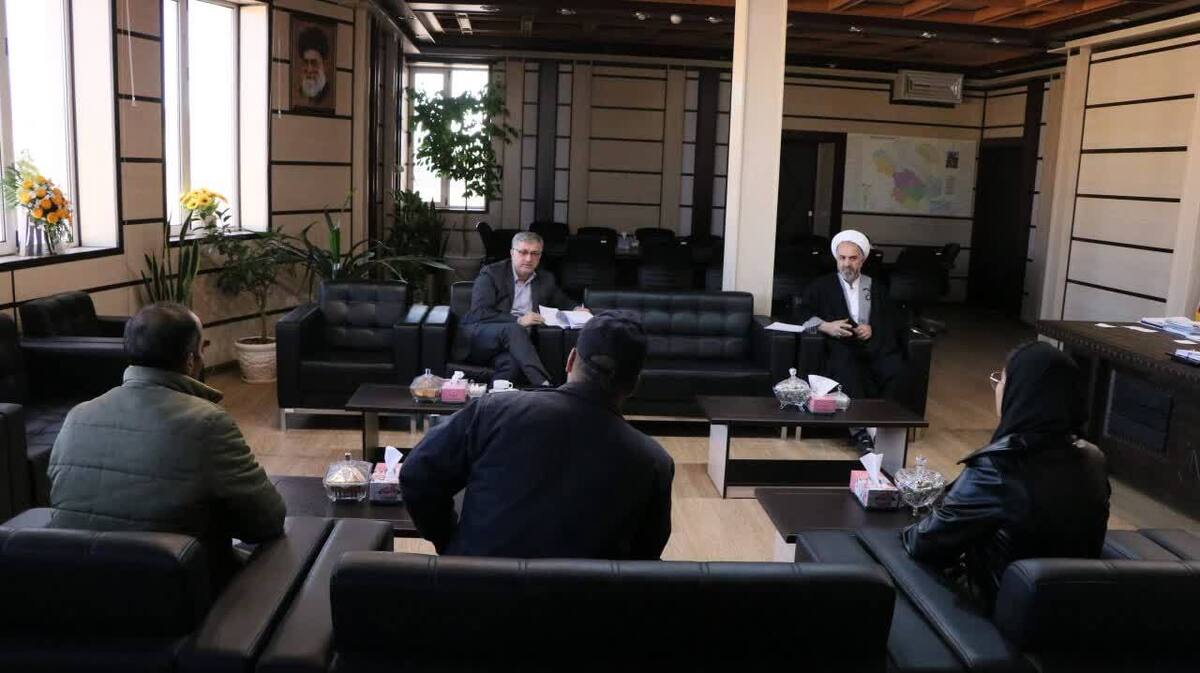 رئیس کل دادگستری زنجان به درخواست  ۵۲ نفر از مراجعان در ملاقات مردمی رسیدگی کرد