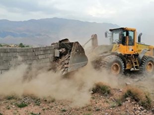 ساخت و ساز‌های غیرمجاز در ٢٠ هکتار از اراضی استان کرمان رفع تصرف و تخریب شد