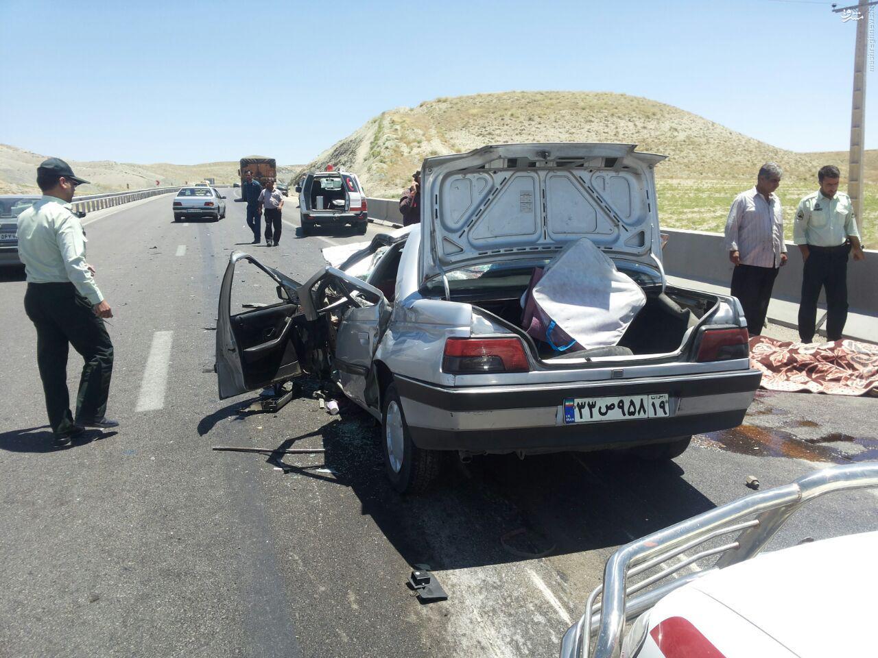 سه کشته در تصادف پژو و کامیون