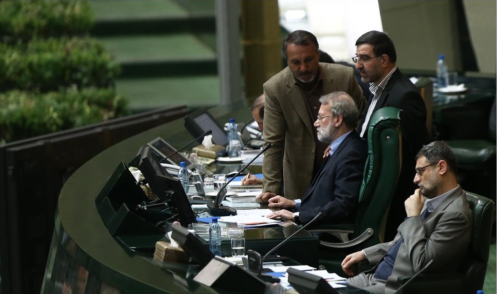 لاریجانی صحن علنی مجلس را ترک کرد