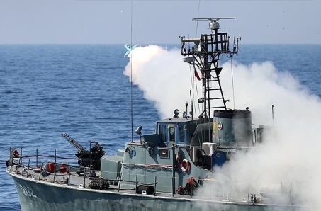 شلیک موشک در رزمایش نیروی دریایی