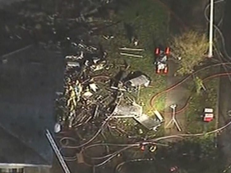 سقط هواپیما بر روی منازل مسکونی در کالیفرنیا/6 نفر کشته و زخمی شدند