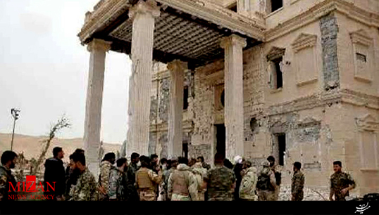 پرچم سوریه بر قلعه باستانی تدمر برافراشته شد