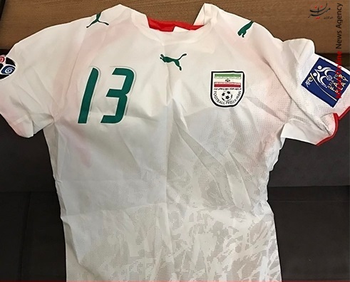 حسین کعبی پیراهن بازی مقابل پرتغال را می فروشد+عکس