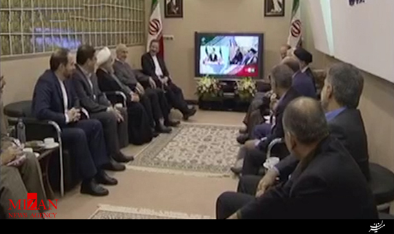 شوخی آقای روحانی قبل از شروع مناظره در جمع کاندیدا + فیلم