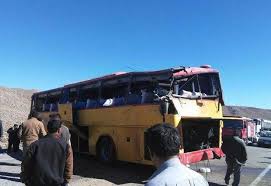 تصادف اتوبوس با کوه