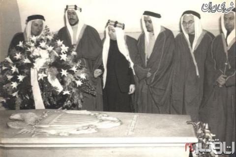 شاه سعودی بر مزار شیطان + عکس