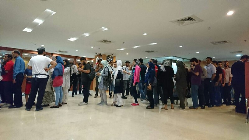 صف‌های طولانی مردم مالزی برای رای دادن+عکس