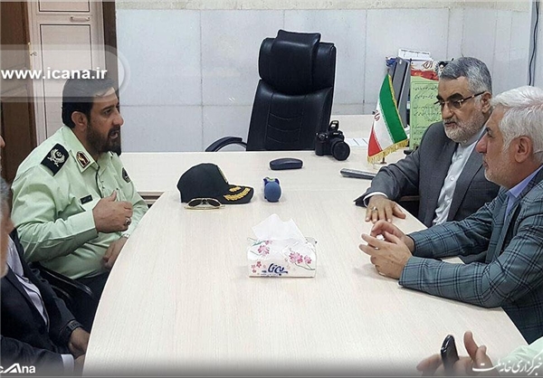 رئیس کمیسیون امنیت ملی از روند اقدامات و بازسازی صحنه حادثه تروریستی در حرم امام(ره) بازدید کرد