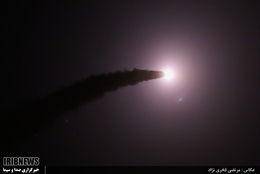 عکس/ لحظه شلیک موشک های ایرانی به سمت مواضع داعش در سوریه