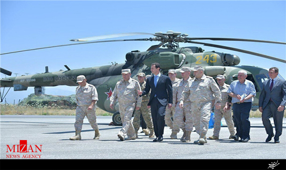 رئیس‎جمهور سوریه از پایگاه نظامی 