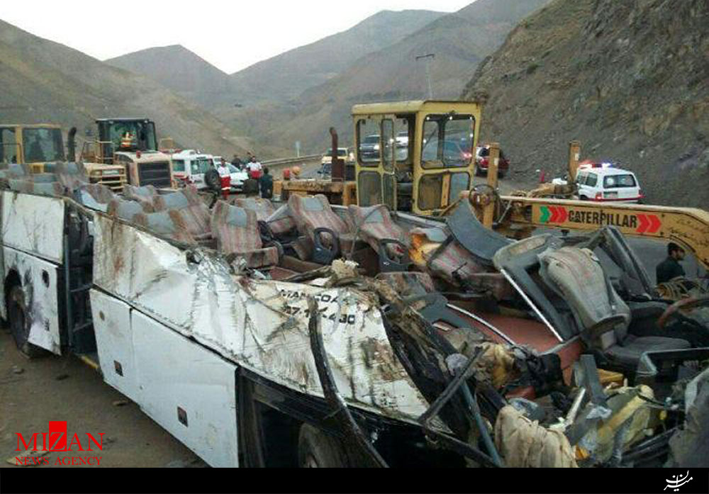 23 مجروح در حادثه واژگونی اتوبوس مسافربری در اصفهان