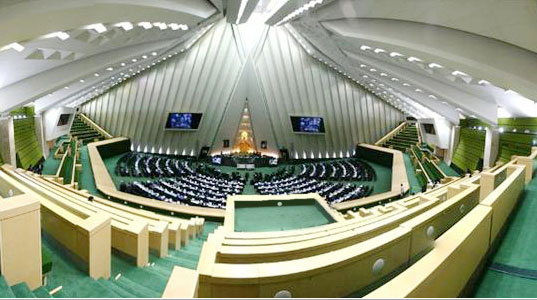 جلسه سه فراکسیون مجلس با لاریجانی درباره طرح «مقابله با اقدامات ماجراجویانه آمریکا»