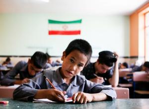 هنوز برخی مدارس از ثبت نام اتباع افغانستانی خودداری می‌کنند