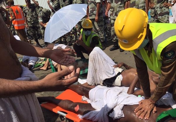 310 حاجی در ازدحام سرزمین منا کشته و 450 نفر دیگر زخمی شدند+عکس