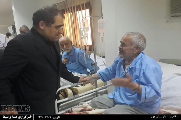 عکس / دیدار وزیر بهداشت از حجاج مصدوم فاجعه منا