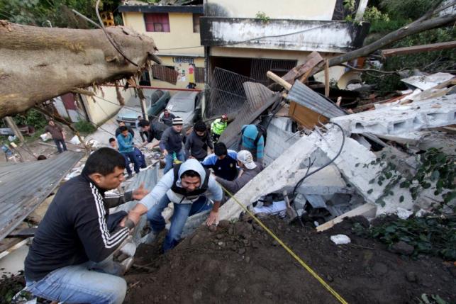 رانش زمین در گواتمالا 30 کشته و 600 مفقود برجا گذاشت+عکس