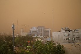 بروز گرد و غباردر 6 استان کشور/ بارش باران و رعد و برق در پایتخت