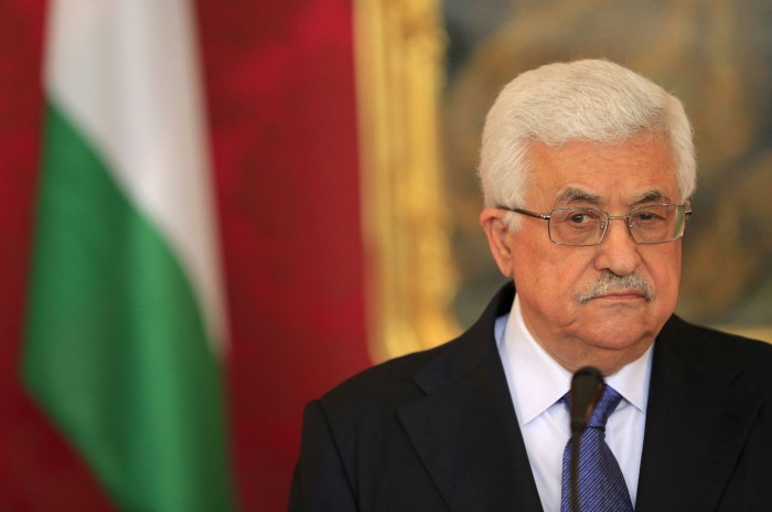 محمود عباس: مخالف مقاومت مسلحانه علیه اسرائیل هستم