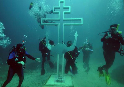 کلنگ ساخت اولین کلیسای زیر آبی به کف دریا زده شد ! + تصاویر