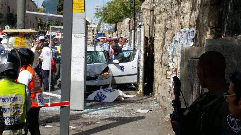 تیراندازی به اتوبوس حامل صهیونیست‎ها در قدس/چندین صهیونیست کشته و زخمی شدند/نتانیاهو دستور استقرار نظامیان اسرائیل در قدس را صادر کرد+عکس