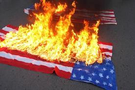 تکذیب بخشنامه آتش نکشیدن پرچم آمریکا در مراسم 13 آبان