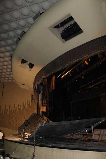 سقف تئاتر شهر فروریخت + عکس