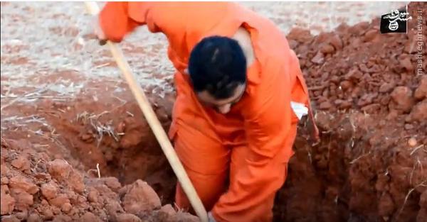 جنایت وحشتناک داعش در اعدام دو اسیر لیبیایی +تصاویر