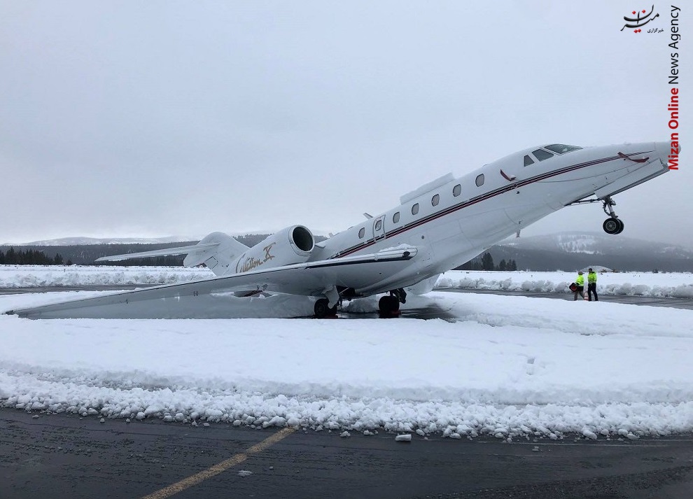 سنگینی برف بر روی بال، هواپیما را به پایین کشید+عکس