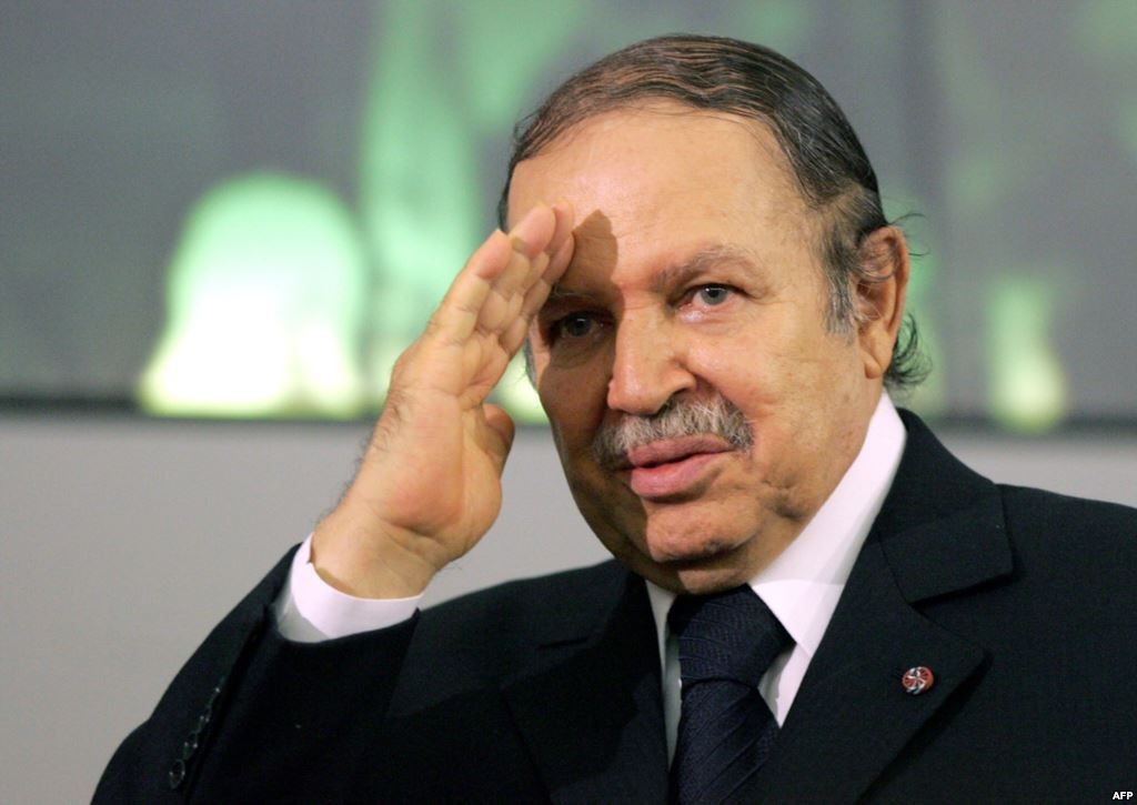 اخبار تایید نشده از مرگ رئیس جمهور الجزایر/ منبع آگاه الجزایری: مرگ بوتفلیقه یک شایعه در شبکه های اجتماعی است