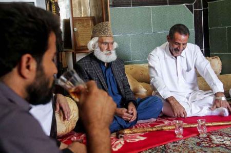 جنجال پیرمرد ایرانی با عجیب ترین جمعیت خانواده +عکس