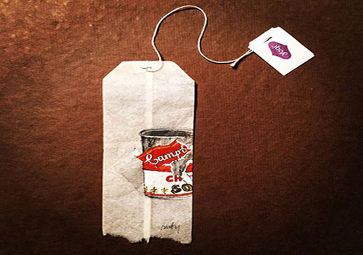 نقاشی یک هنرمند بر روی کیسه‌های چای فوری + تصاویر