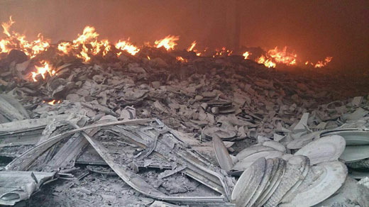 آتش سوزی مهیب در کارخانه چینی مقصود مشهد + تصاویر