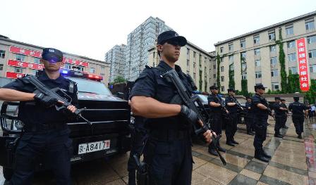 حمله مهاجمان نقابدار به یک مرکز بازرسی در چین