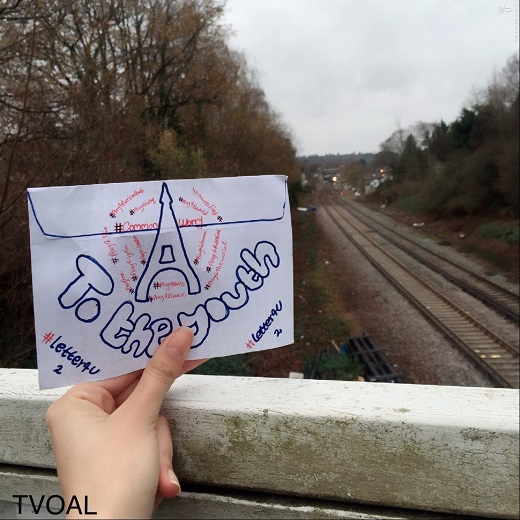 پخش خودجوش پاکت‌های حاوی نامه رهبری در لندن + تصاویر