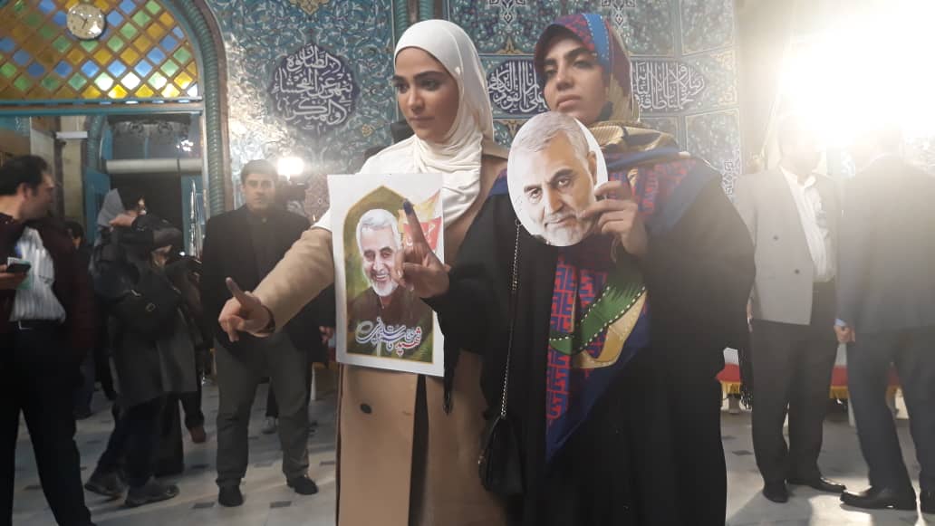 ازدحام در شعب اخذ رأی/ تمدید مهلت رأی‌گیری تا ساعت ۲۰/ مشکل امنیتی در تهران گزارش نشده است/ بازتاب حماسه سیاسی در رسانه‌های خارجی + تصاویر، فیلم و حاشیه‌ها