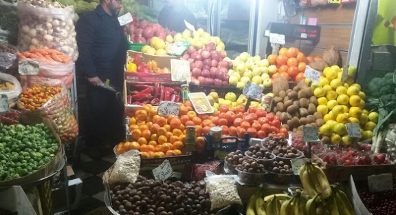 میوه در آستانه شب یلدا گران شد/ آخرین قیمت میوه در بازار تهران + عکس