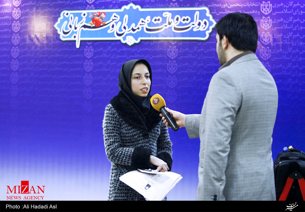 ثبت نام دختری 26 ساله برای انتخابات خبرگان رهبری!/ روز پر حاشیه ساختمان معروف فاطمی