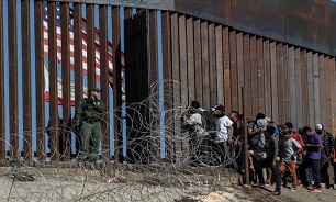مهاجران در مرزهای آمریکا بر سر دو راهی دشوار؛ مرگ در بازداشتگاه یا مرگ در خانه