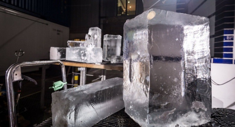خودرو لوکس تویوتا با چرخ‌های یخی +تصاویر