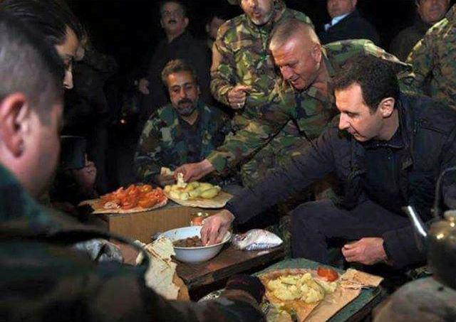 بشار اسد در جمع سربازان ارتش سوریه +عکس