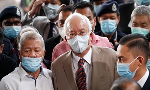 نخست وزیر اسبق مالزی به ۱۲ سال زندان محکوم شد
