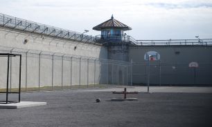 زندان‌های آمریکا؛ ۷۸ هزار مبتلا و ۷۳۵ قربانی