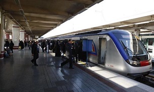 اجرای برنامه پانتومیم در ایستگاه‌های مترو