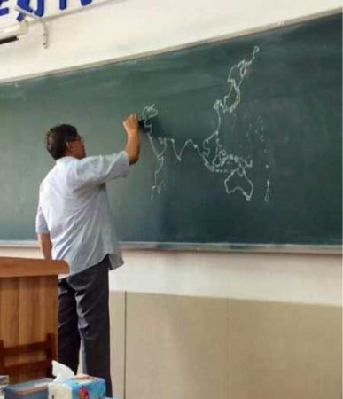 باورنکردنی از حرفه ای ترین معلم جغرافی دنیا +عکس