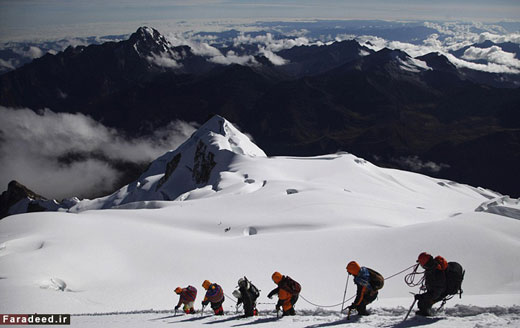گروه کوهنوردی حرفه‌ای با دامن چین‌دار + تصاویر