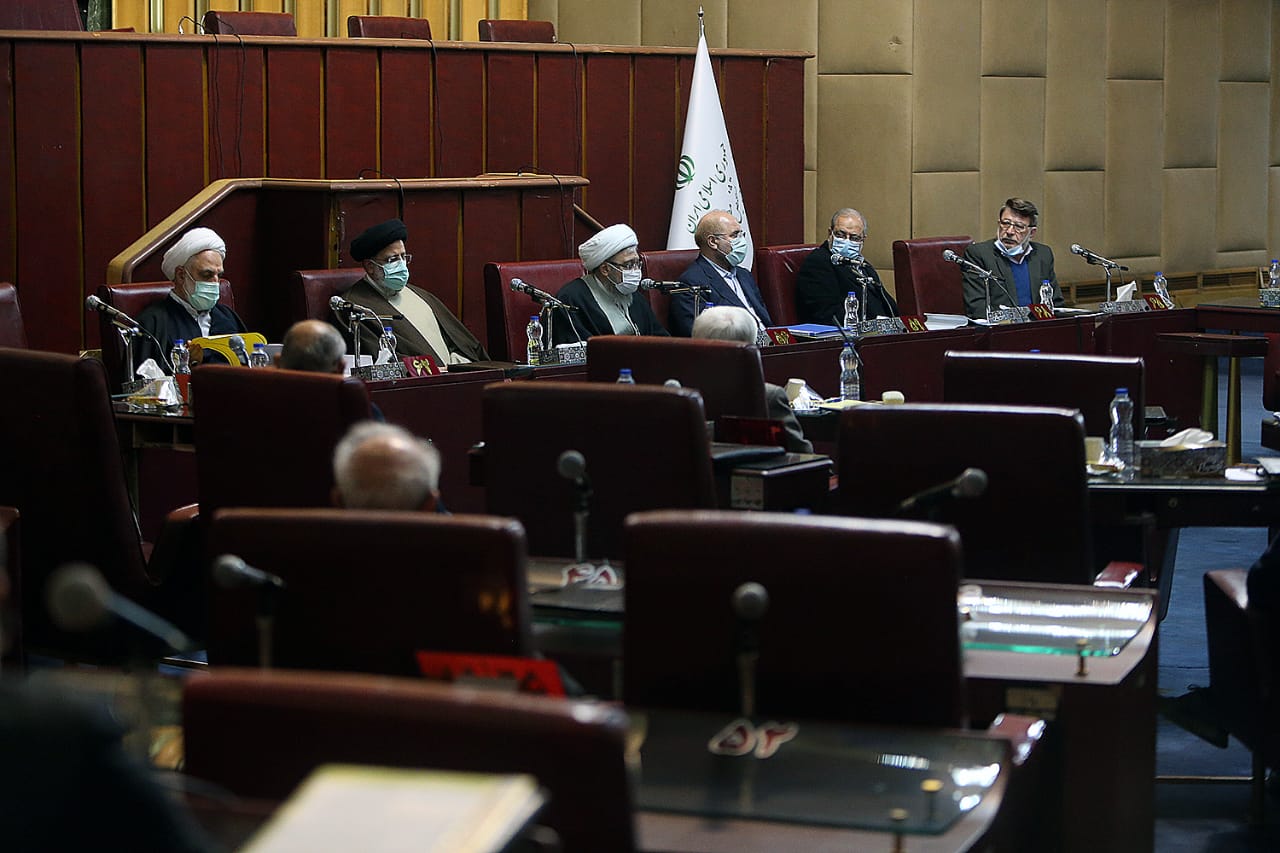 دهمین جلسه مجمع تشخیص مصلحت نظام در سال جاری با حضور سران سه قوه برگزار شد